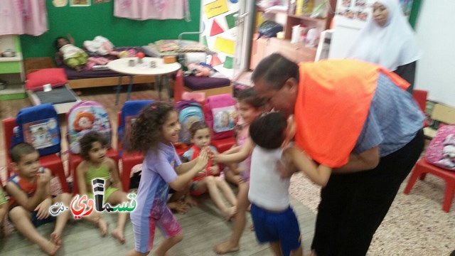  كفرقاسم- فيديو : الرئيس عادل بدير يشارك الطلاب في كرنفال العلوم من خلال مخيم الجنان للمدارس الابتدائية ورياض الاطفال